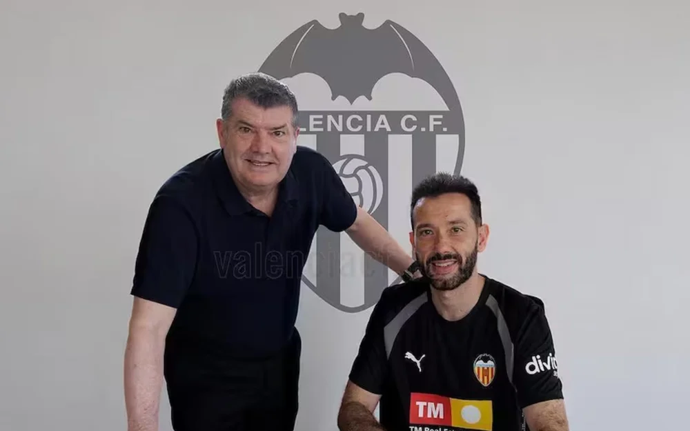 Valencia destituye a Corberán y a Ron Gourlay tras mal inicio de temporada