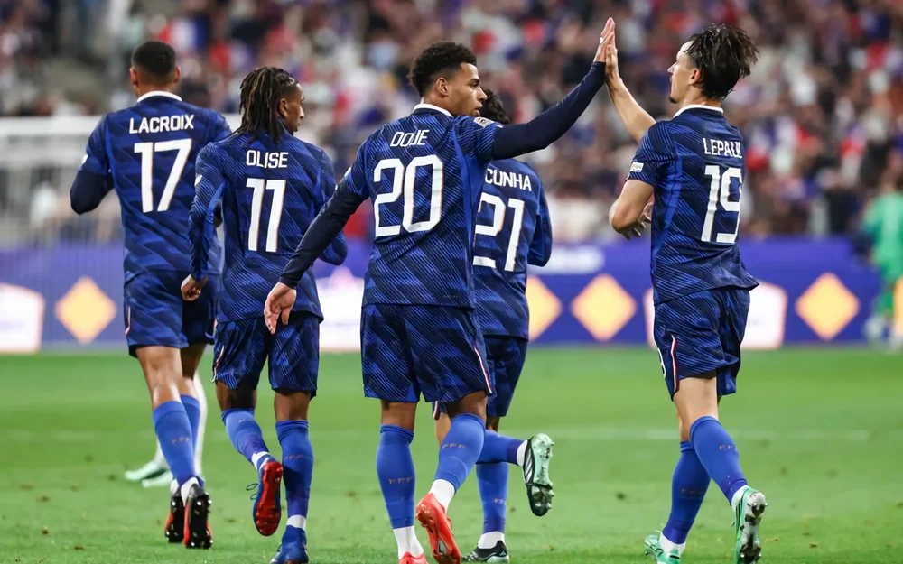 Francia remonta con goleada a Bélgica en la Nations League con Olise como figura
