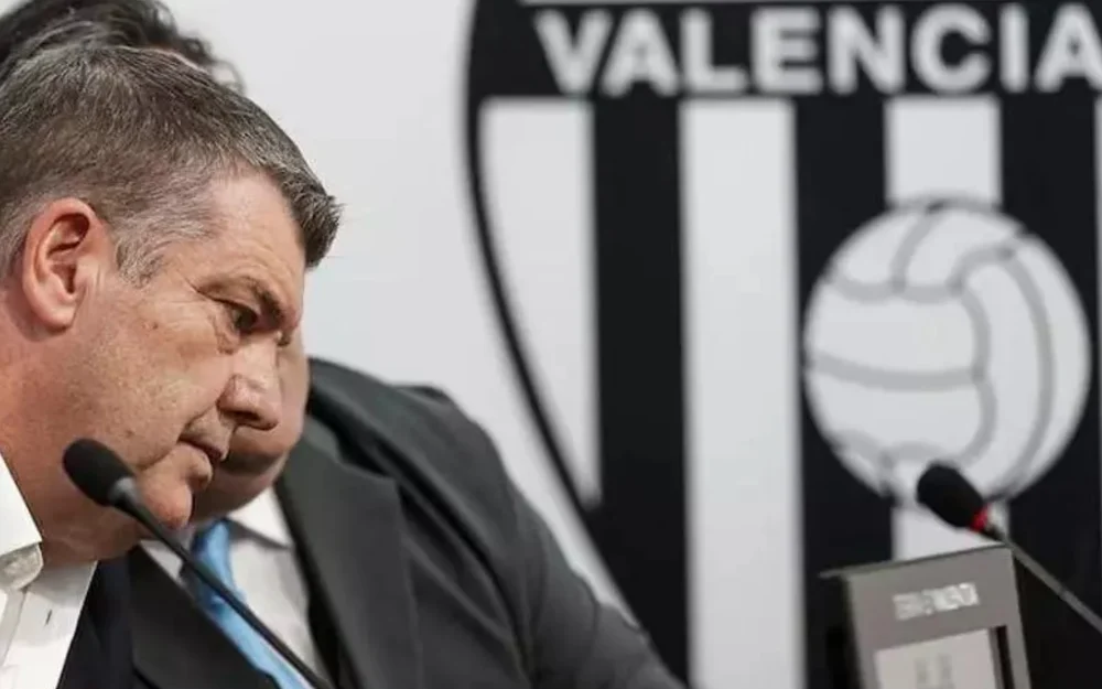 Ron Gourlay y su gestión en el mercado del Valencia: la lentitud de las negociaciones bajo la lupa