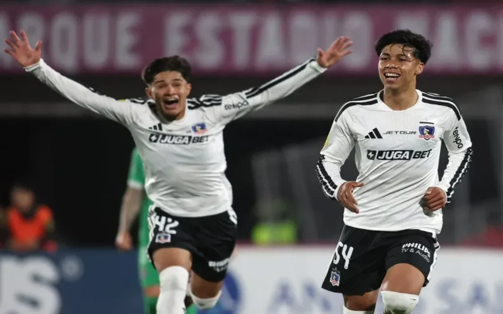 Colo Colo vence a Audax Italiano y avanza a cuartos de Copa Chile