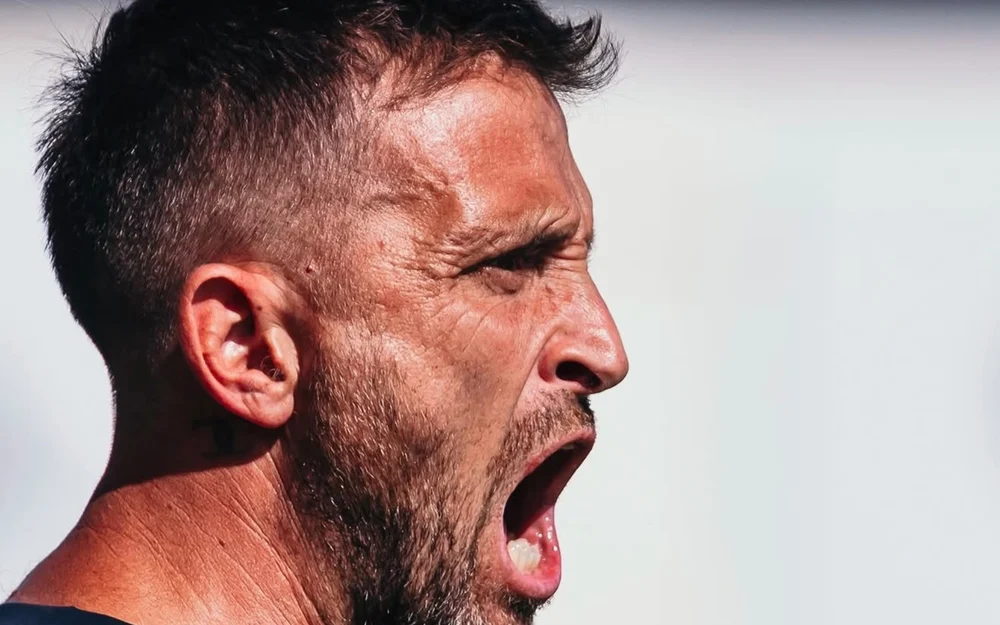 Óscar Sánchez asume como nuevo técnico del Valencia tras la destitución de Corberán