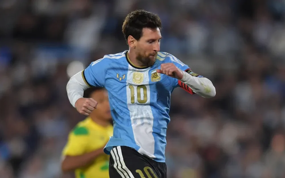 Messi se despidió de la Selección Argentina con gol de penal ante Benín en el Monumental