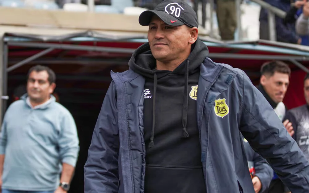 Humberto Suazo lleva a San Luis al liderato de Primera B y pide calma: "No hemos logrado nada aún"