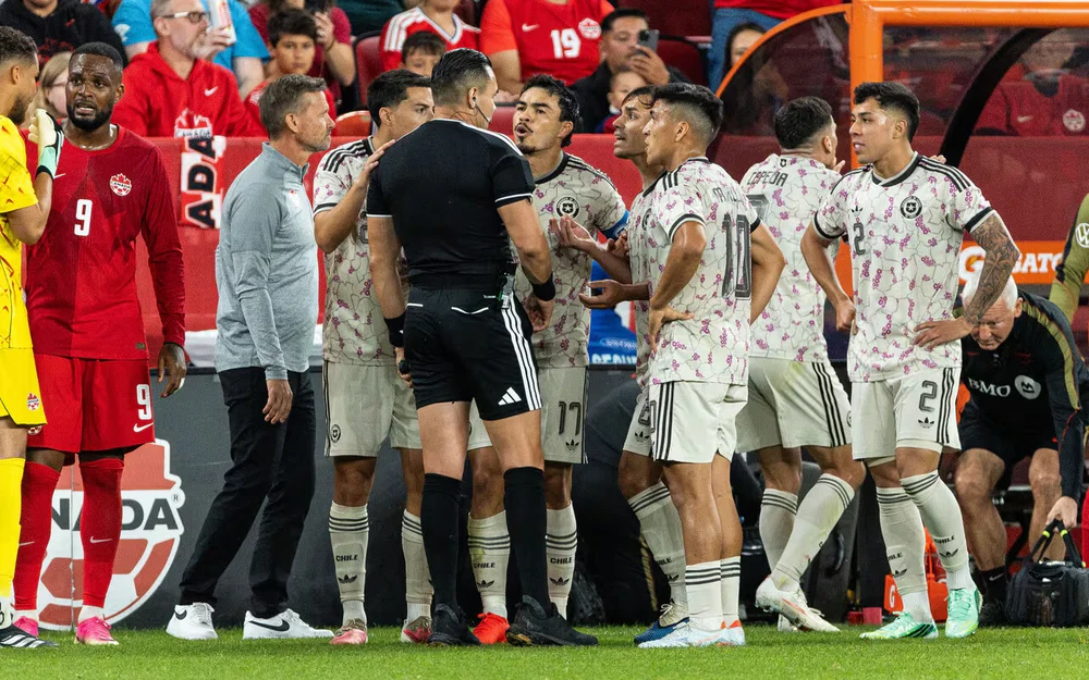 La Roja de Córdova suma cinco expulsiones en diez partidos: Canadá fue la última víctima
