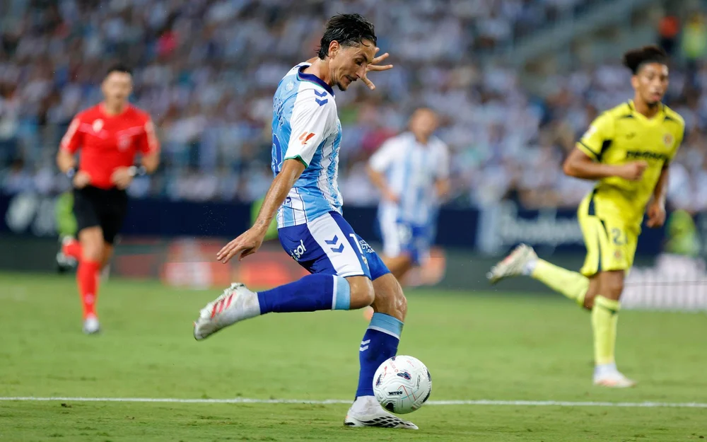 Pablo Martínez se consolida como el lanzador de balón parado del Málaga