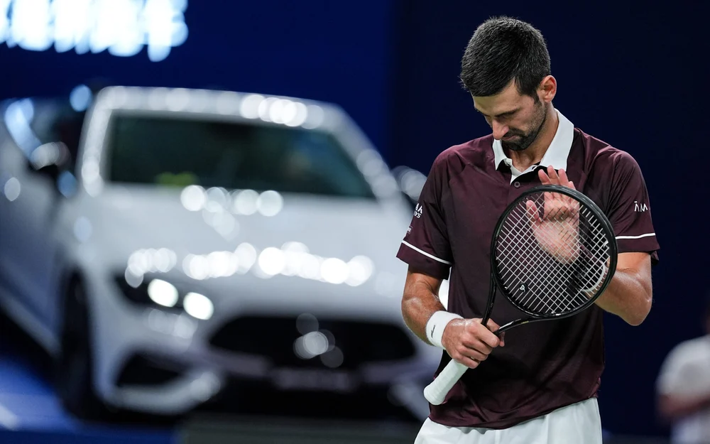Djokovic cae en su debut en Shanghái ante Hurkacz y se complica su opción a las ATP Finals
