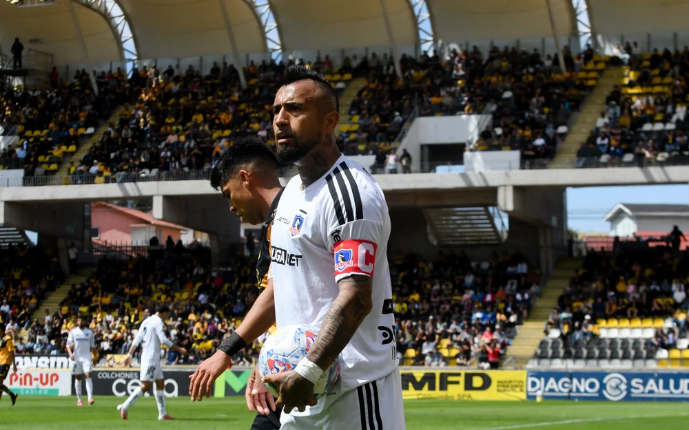 Vidal marca un golazo desde fuera del área pero Colo Colo cae 2-3 ante Coquimbo Unido