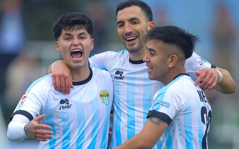 Magallanes vence a Puerto Montt y sigue de cerca al líder del Ascenso