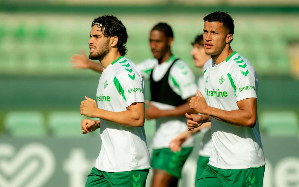 Abde vuelve a la convocatoria del Betis para el duelo ante el Villarreal
