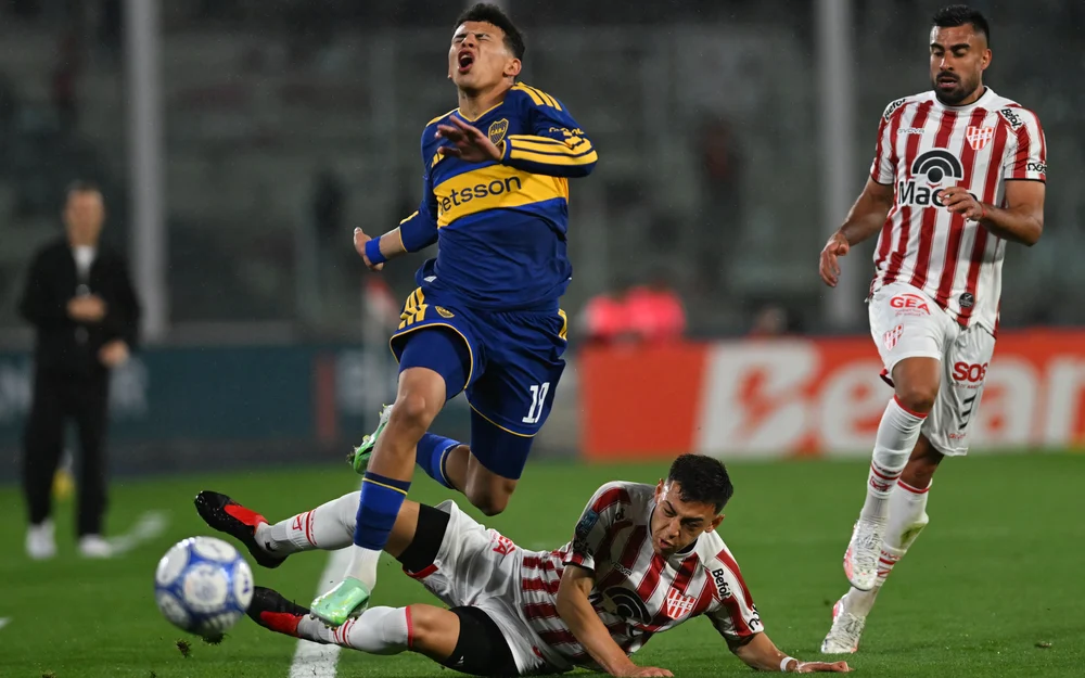 Palacios y Alarcón jugaron todo en el empate de Boca ante Instituto