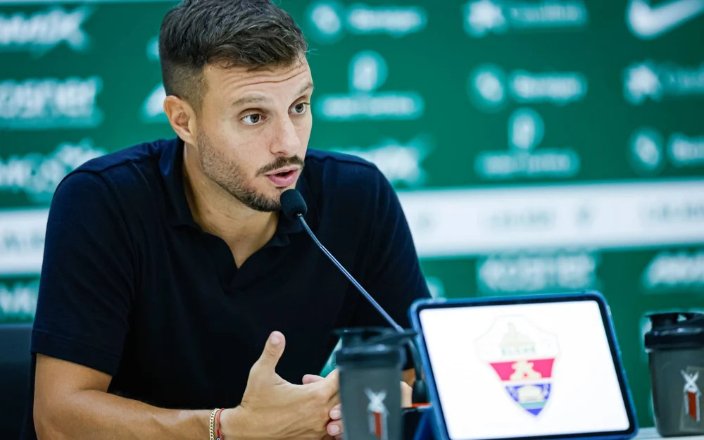 Anselmi defiende a su Elche tras caer ante el Real Madrid: "Si yo fuese hincha, estaría orgulloso"