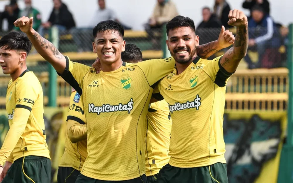 Defensa y Justicia golea a San Lorenzo y queda a un punto del liderato en la Zona A