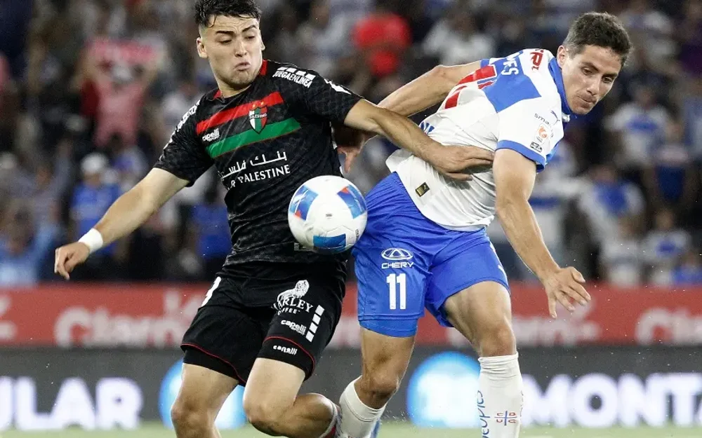 Universidad Católica vence 3-2 a Palestino en duelo directo por la parte alta