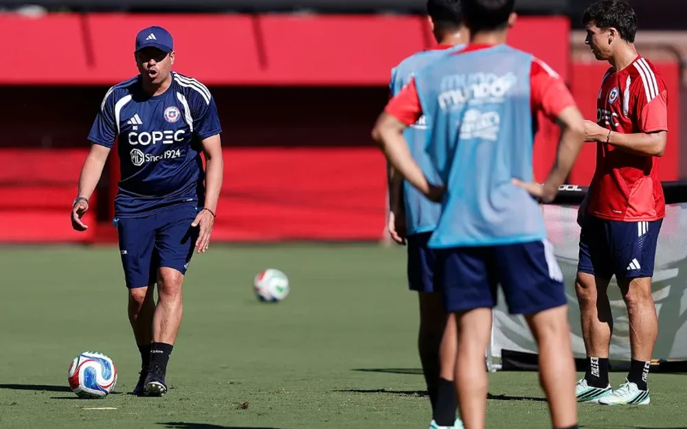 La Roja entrena en Los Ángeles con cambios y regresos para cerrar la gira ante México