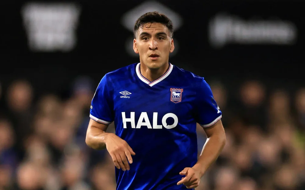 Marcelino Núñez queda fuera de la convocatoria del Ipswich para enfrentar al Fulham
