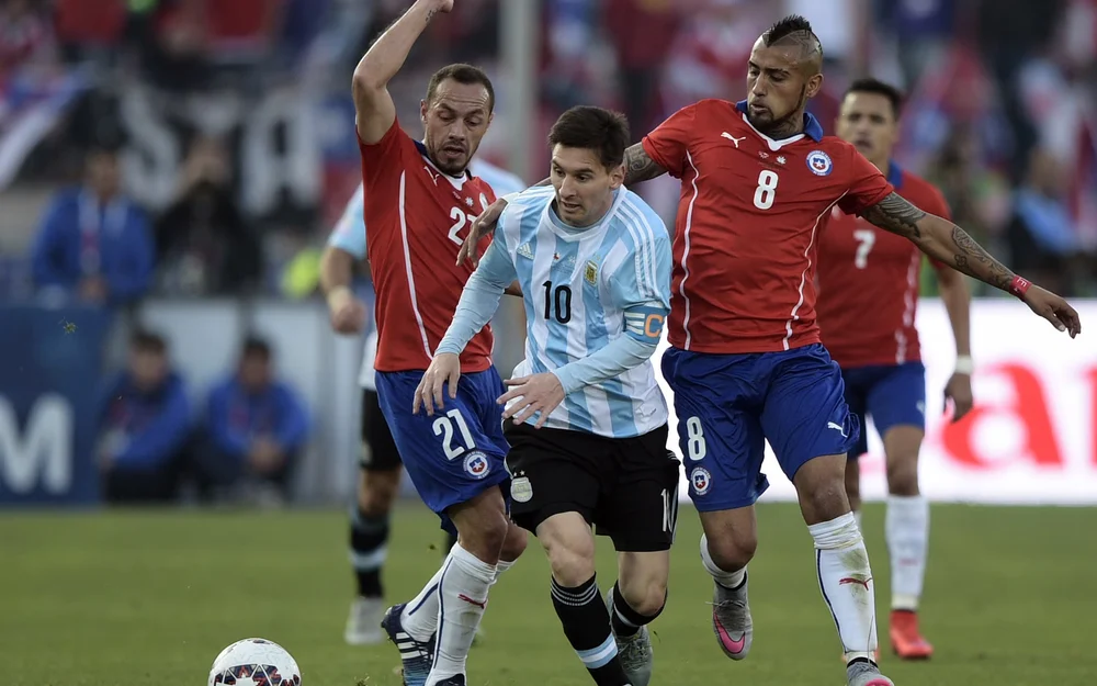 Marcelo Díaz respalda el regreso de Aránguiz y Vargas a La Roja, pero descarta a Vidal