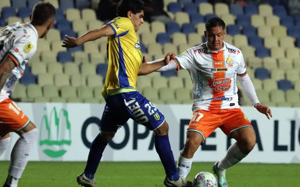 Cobresal y U. de Concepción abren la fecha 24 con un duelo directo por la permanencia