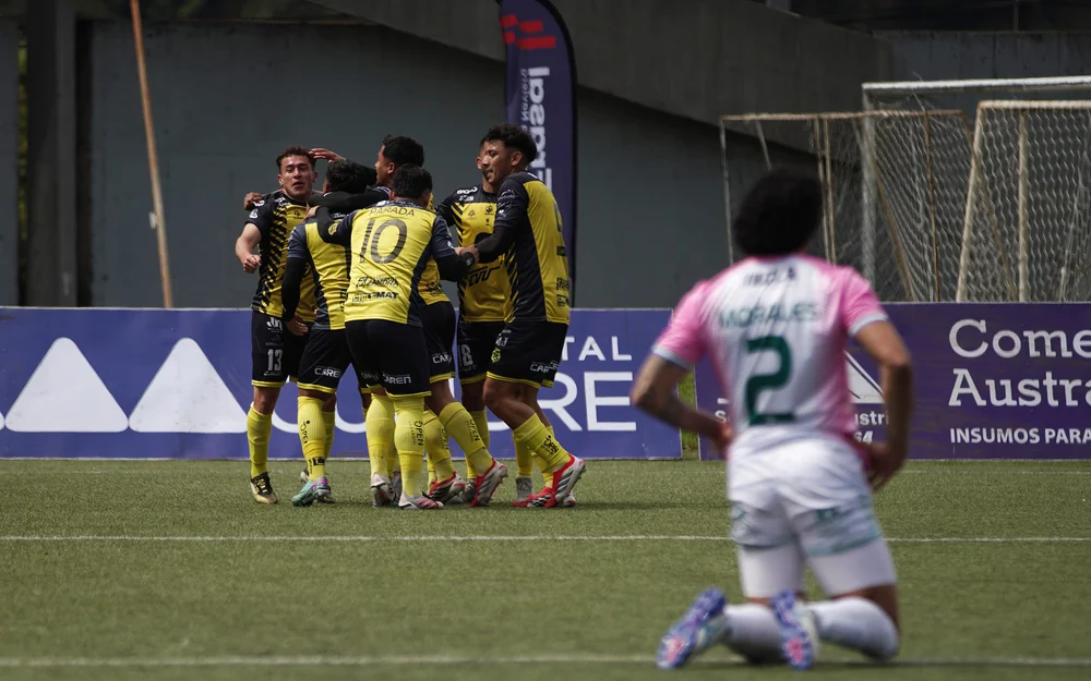 San Luis vence 1-0 a Puerto Montt y queda como líder exclusivo de la Primera B