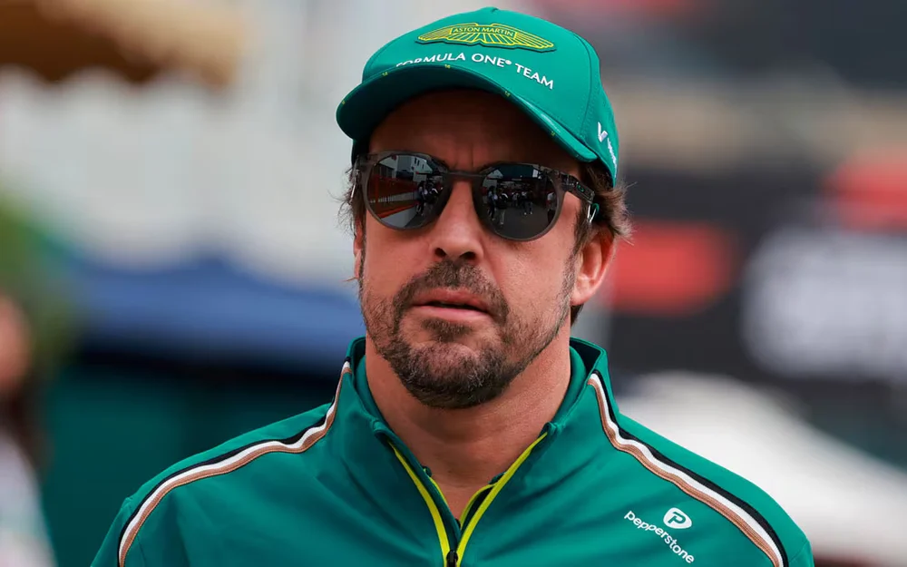 Fernando Alonso extiende su contrato con Aston Martin y seguirá en la Fórmula 1