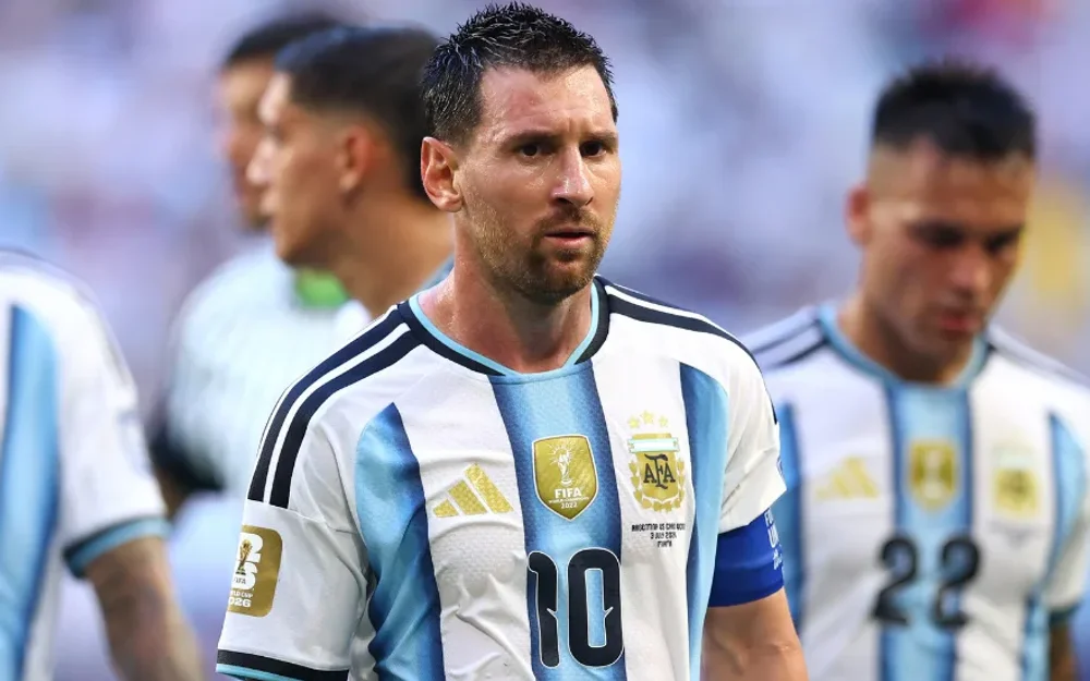 Fernando Véjar dirigirá el último partido de Messi con Argentina en el Monumental