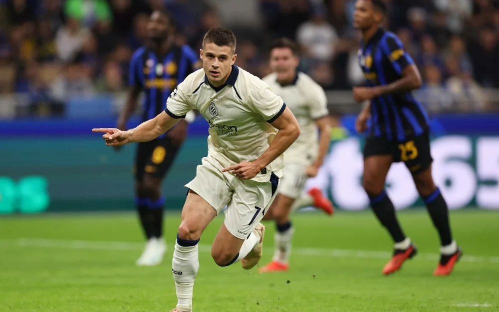 Tresoldi firma un hat-trick histórico y Brujas sorprende al Inter en San Siro