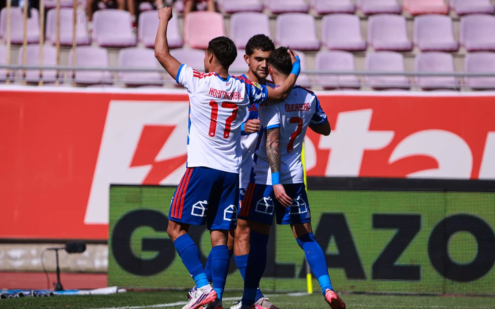 Cuatro jugadores de la U quedan al borde de la suspensión antes del Clásico Universitario