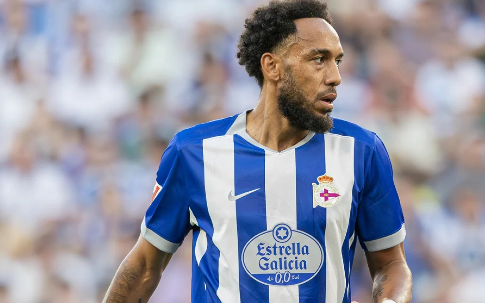 Aubameyang es operado con éxito de la rodilla derecha en Madrid
