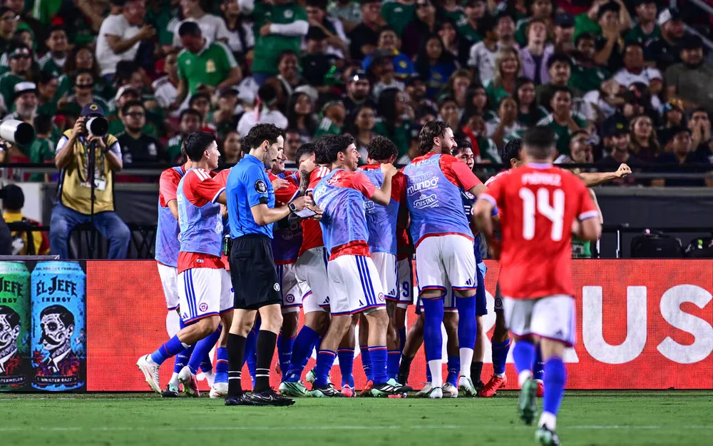 Chile queda en el puesto 50 del ranking FIFA tras la ventana de amistosos