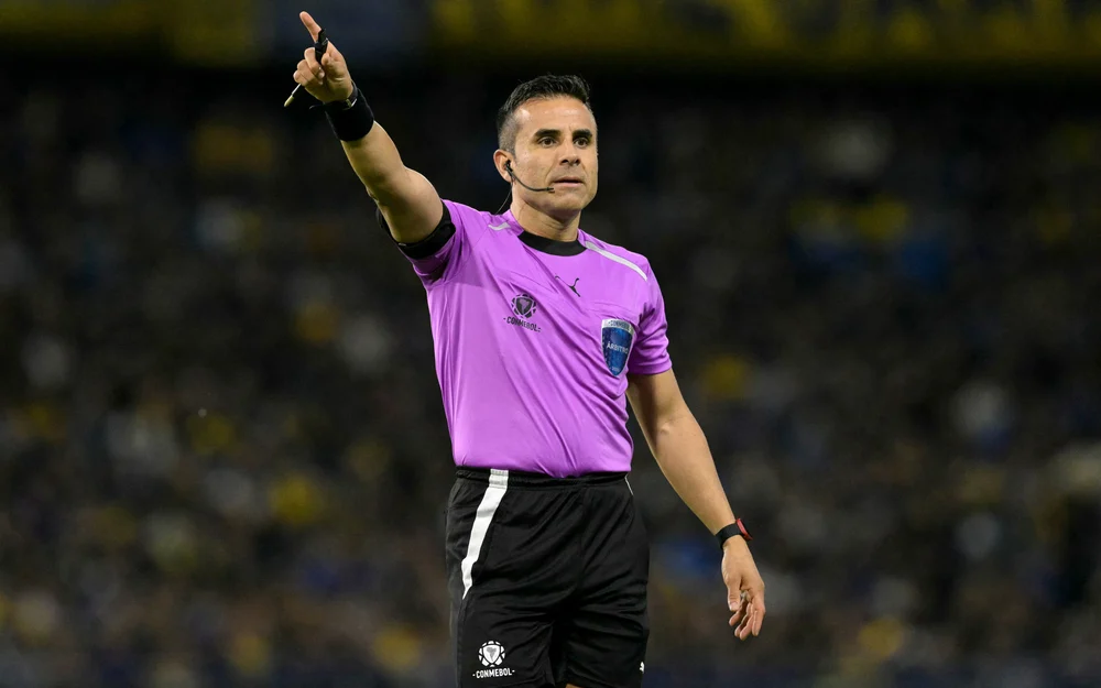 Piero Maza arbitrará Boca vs. Vasco por la Sudamericana y tres días antes dirigirá en la Primera B