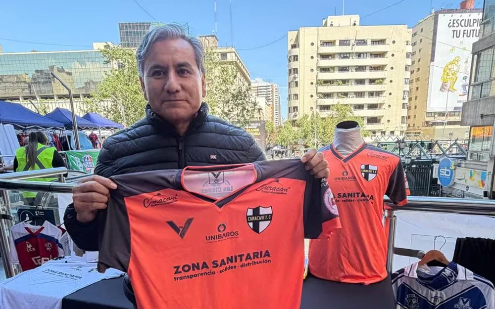 Curacaví FC busca 500 sponsors en una sola camiseta para financiar su temporada en Tercera División B