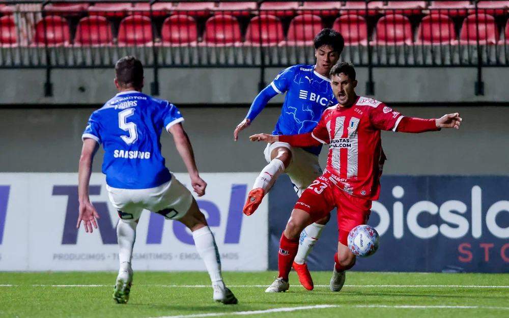 U. Católica no pudo sostener la ventaja y empató con La Calera en la ida de octavos de Copa Chile