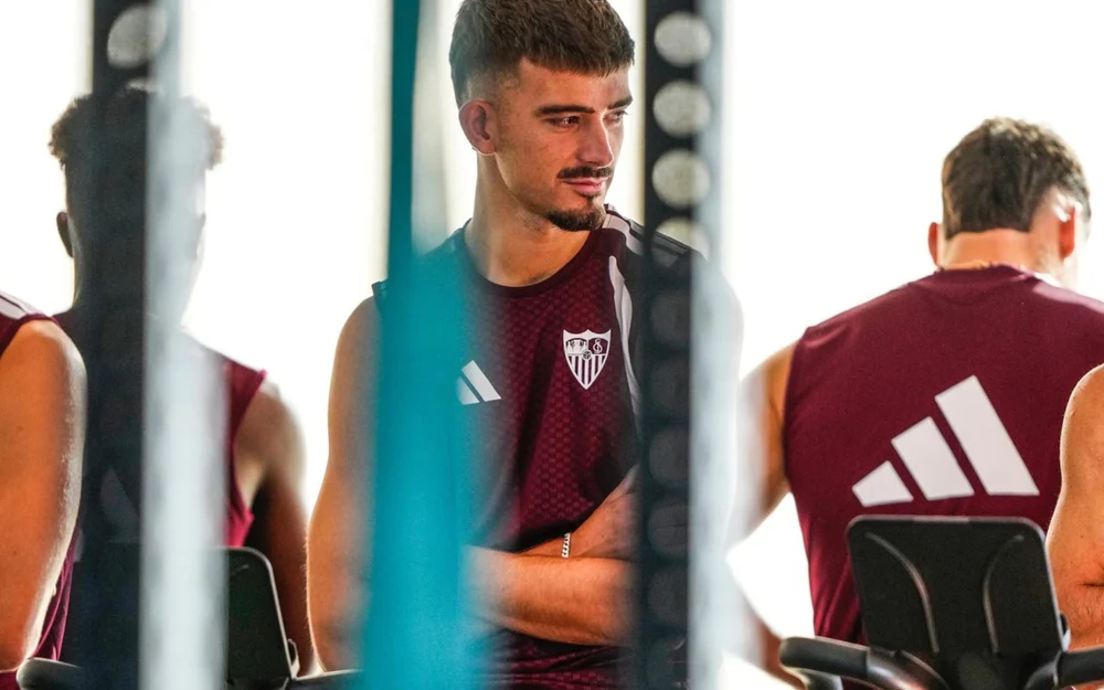 García Plaza cita a 25 jugadores para recibir al Barcelona