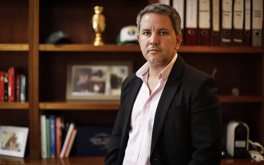 Lorenzo Antillo se baja de la carrera por la presidencia de la ANFP