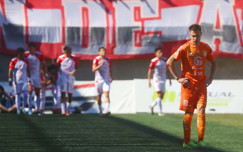 Cobreloa cae 2-1 ante Deportes Copiapó y San Luis puede arrebatarle el liderato de la Primera B