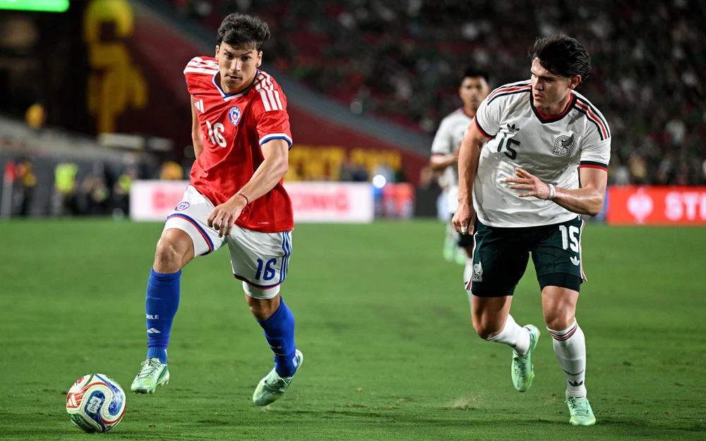 Chile cierra la gira por Norteamérica con victoria 2-0 sobre México en Los Ángeles