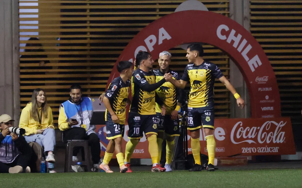 San Luis visita a Puerto Montt con la opción de quedar líder de la Primera B