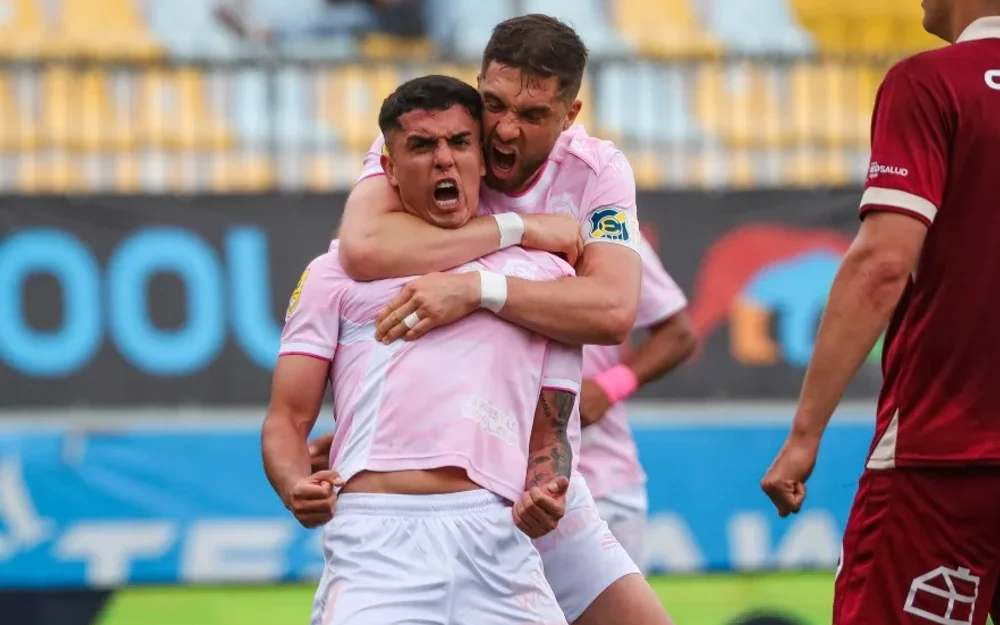 Everton remonta a La Serena con dos penales en el final y se afirma en el cuarto lugar