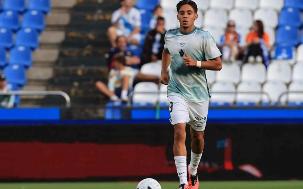 El Elche extiende el contrato de Ali Houary hasta 2030 y sube su cláusula sobre los 15 millones