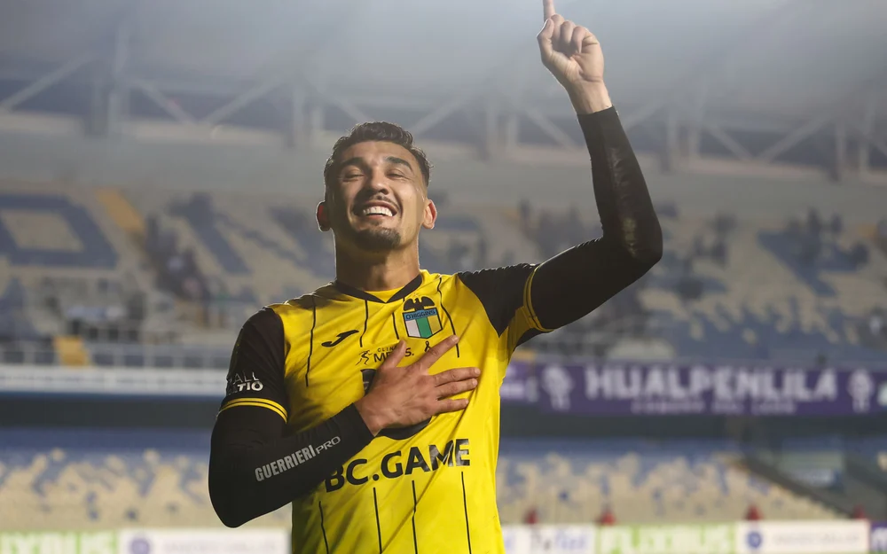 Arnaldo Castillo llega a 20 goles en el año y mantiene la esperanza de ser nominado a La Roja