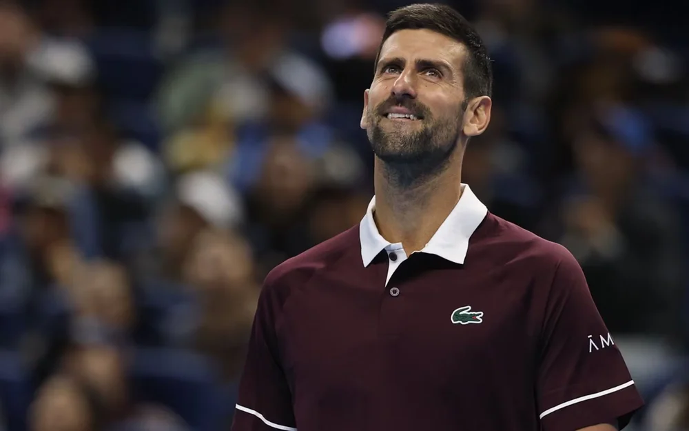 Djokovic sorprende a Zverev en Pekín y le corta la carrera por el número uno