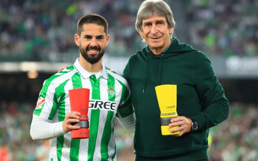 Isco respalda a Pellegrini en el Betis en medio de los rumores que lo acercan a La Roja
