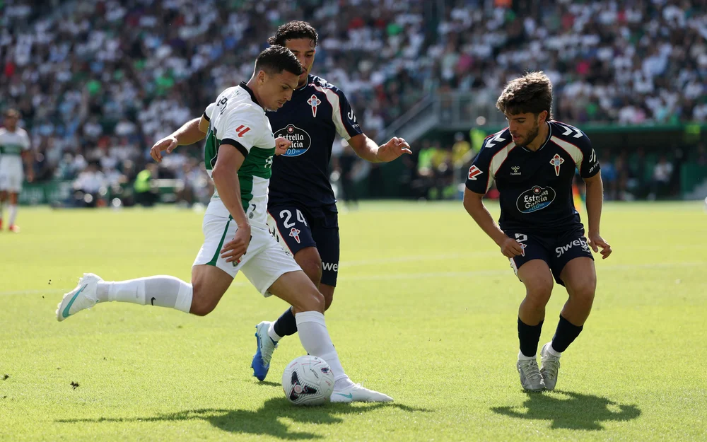 Elche empata sin goles con Celta en el Martínez Valero y respira fuera del descenso