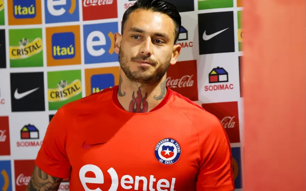 Mauricio Pinilla quedó en observación en Clínica Las Condes tras una crisis de pánico