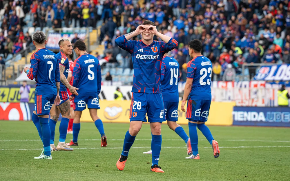 Zaldivia y Arce mantienen la ilusión en la U tras el 6-0 a Ñublense