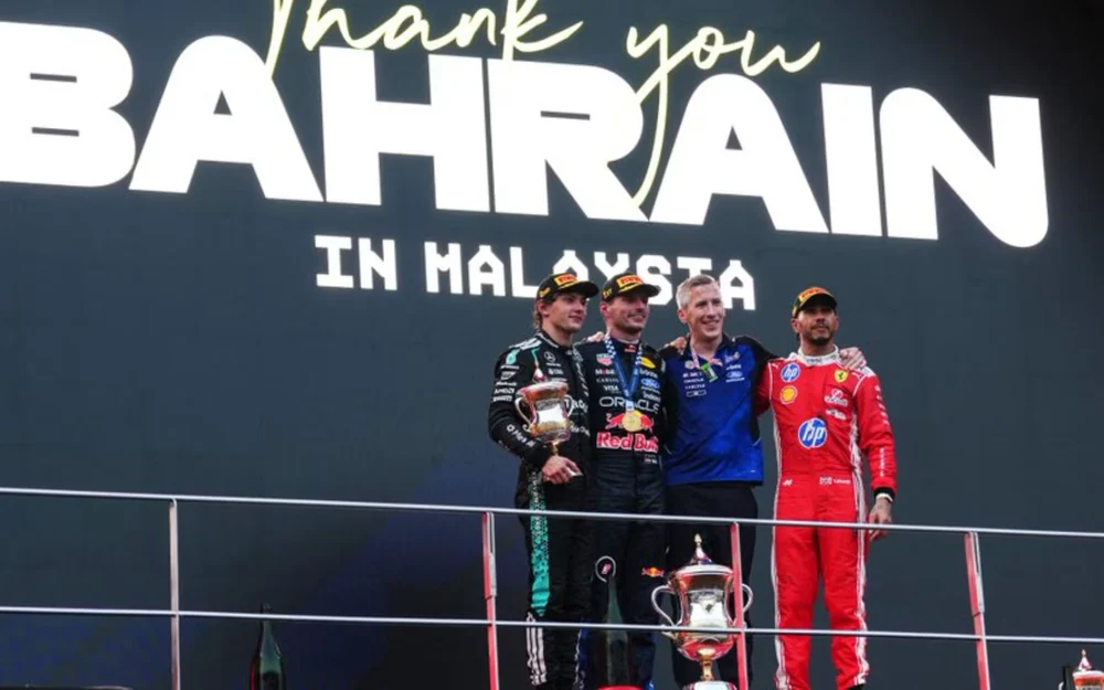 Verstappen gana en Sepang su primera carrera del año tras un caótico retraso por lluvia
