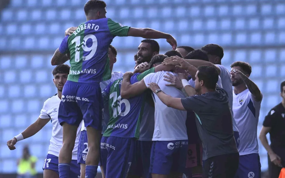 Málaga da el primer paso en Balaídos para volver al fútbol profesional
