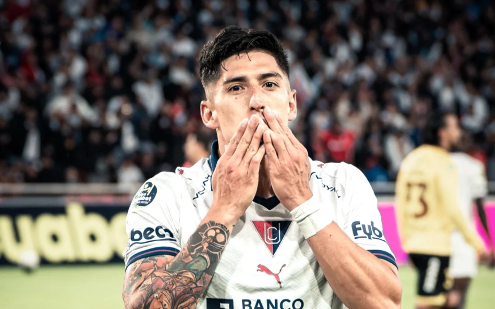 Fernando Cornejo anota de primera y Liga de Quito remonta 2-1 a Barcelona SC