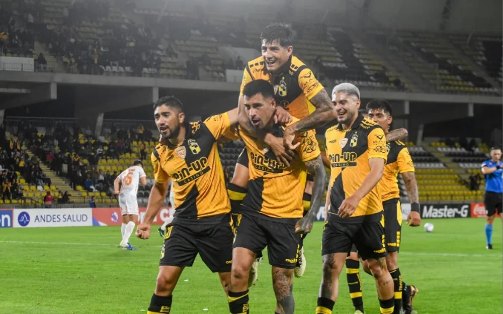 Coquimbo Unido remonta a Cobreloa y avanza a cuartos de la Copa Chile