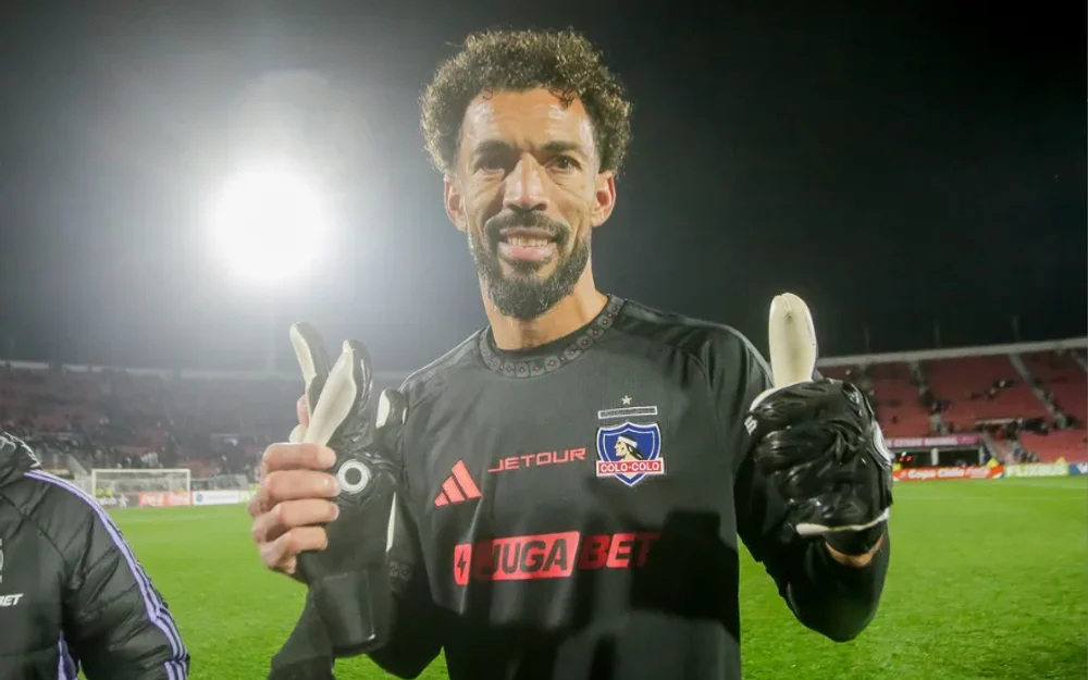 Vozinha regresa a Chile y no será opción en el arco de Colo Colo ante Puerto Montt