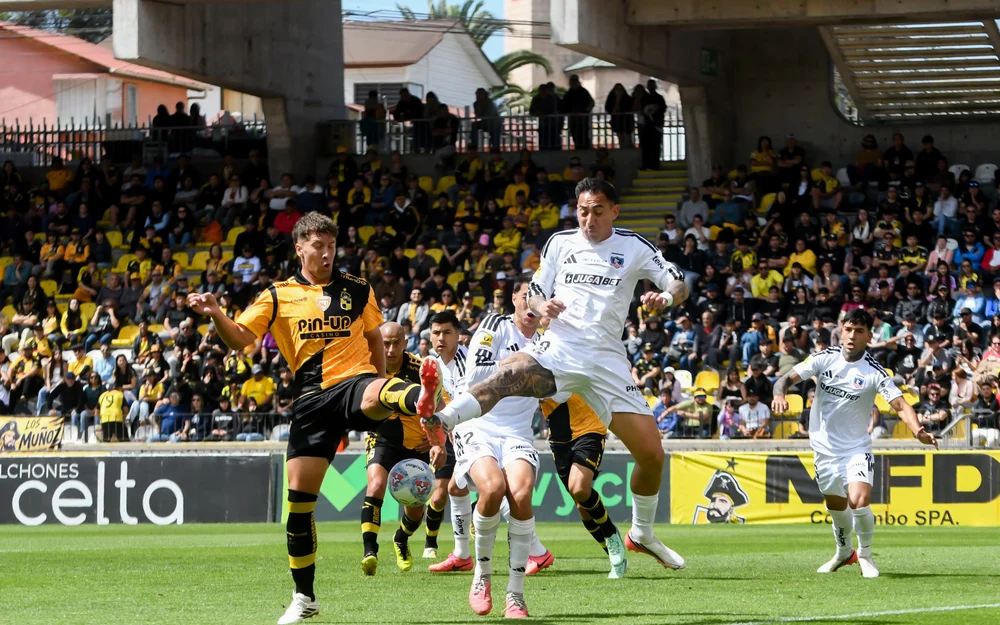 Coquimbo Unido golea 5-2 a Colo Colo y enciende la lucha por el título